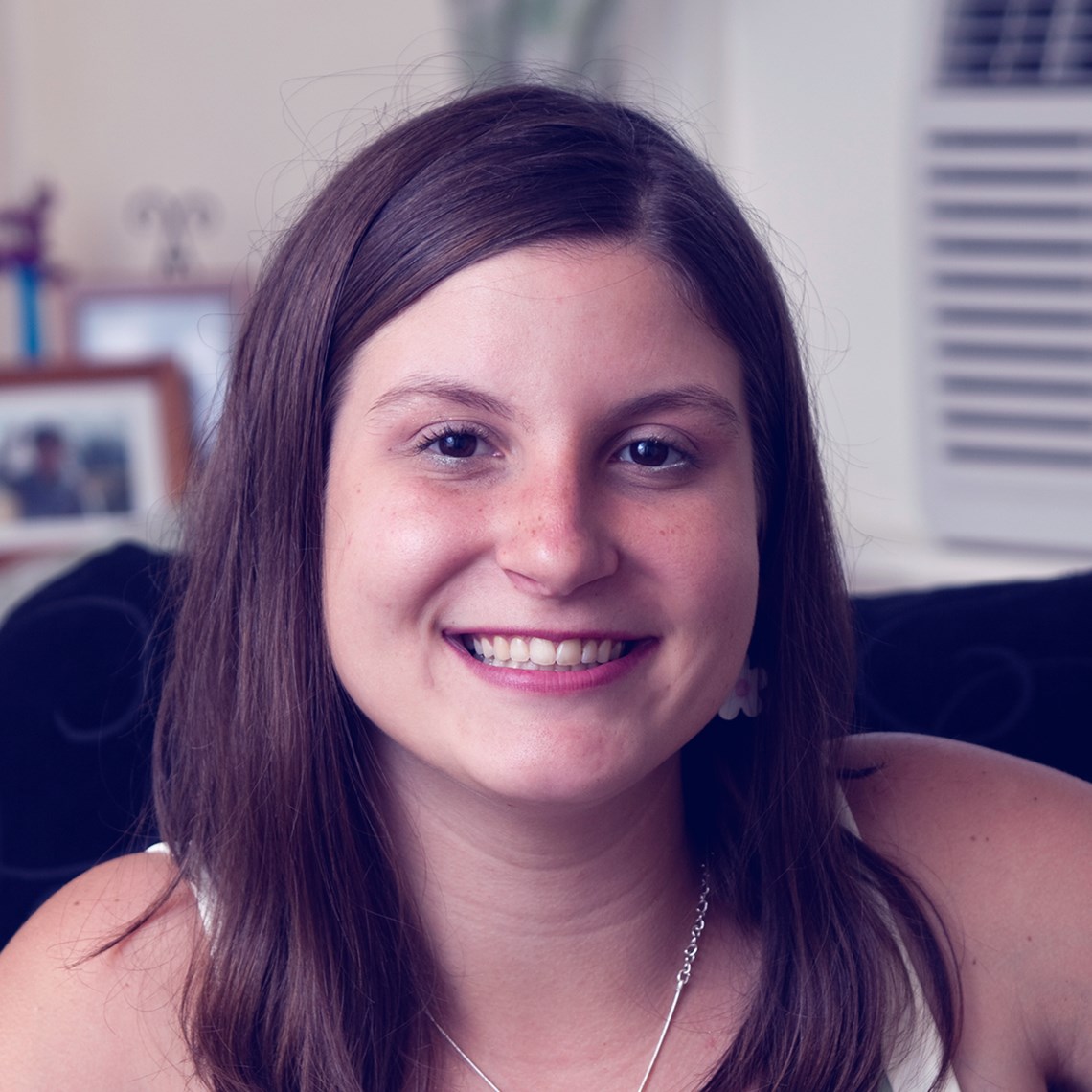 « L’eau est calcaire dans ma région. On m’a dit que ce n’était pas bon pour ma machine à laver. Comment puis-je faire pour la protéger des dangers du calcaire ? » - Marie -