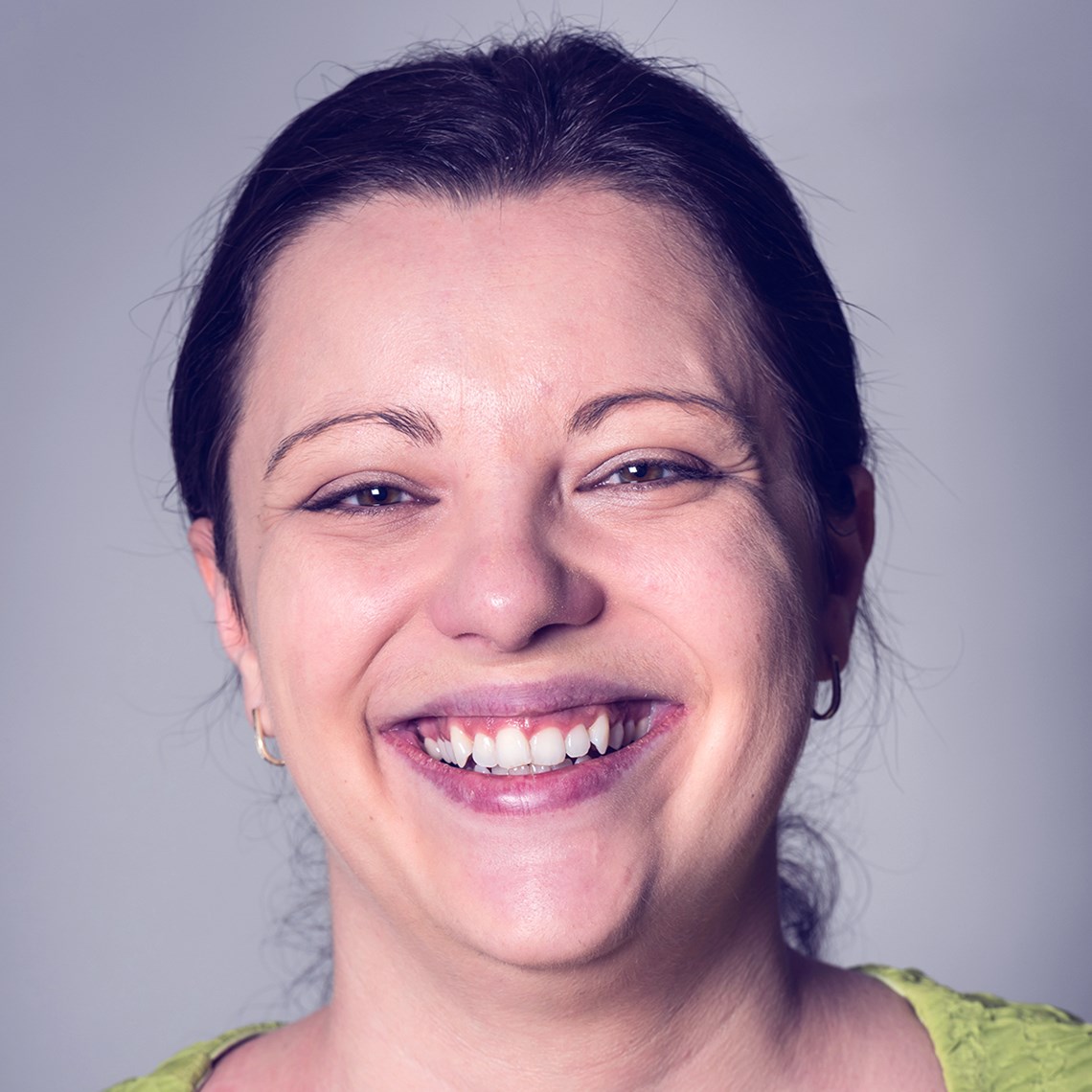 « Depuis que j’utilise Calgon, j’ai l’impression que mon linge est vraiment plus propre. Je pensais que Calgon préservait la machine des risques de panne. Il a aussi des actions sur les résultats de lavage ? » - Stéphanie -